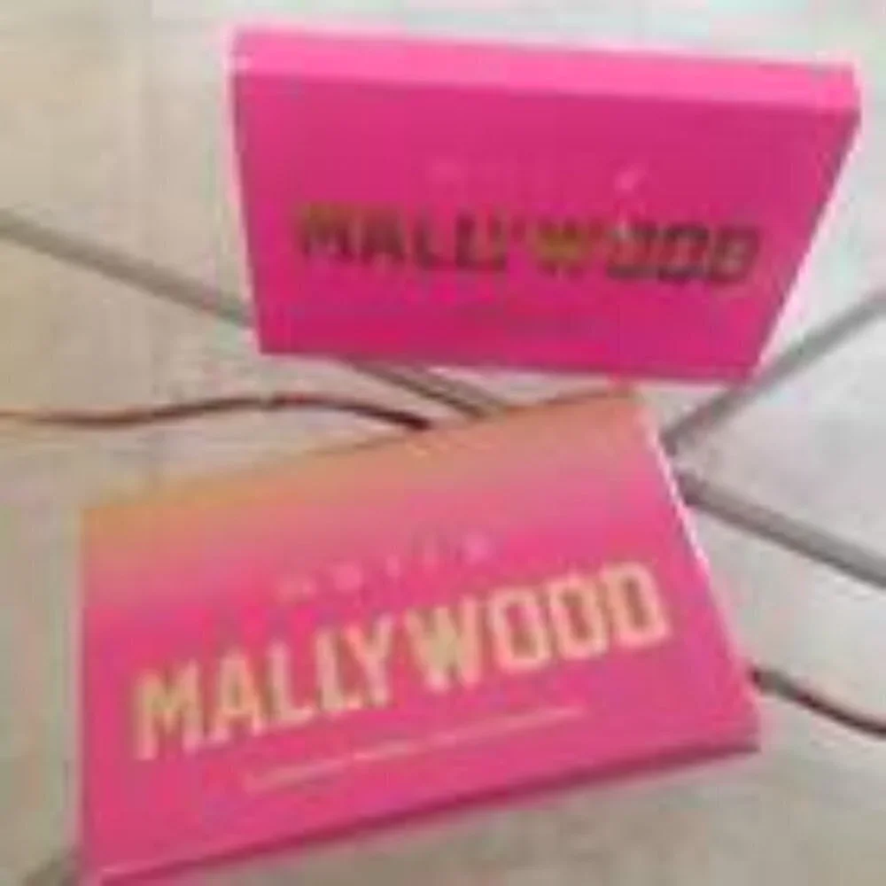 Mally Beauty Mallywood Eyeshadow Palette (shimmers - glimmers and mattes…